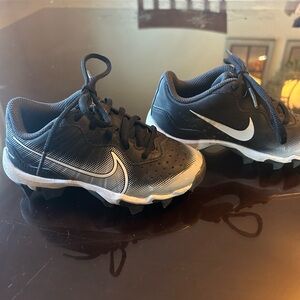 Little kids baseball cleats 10c